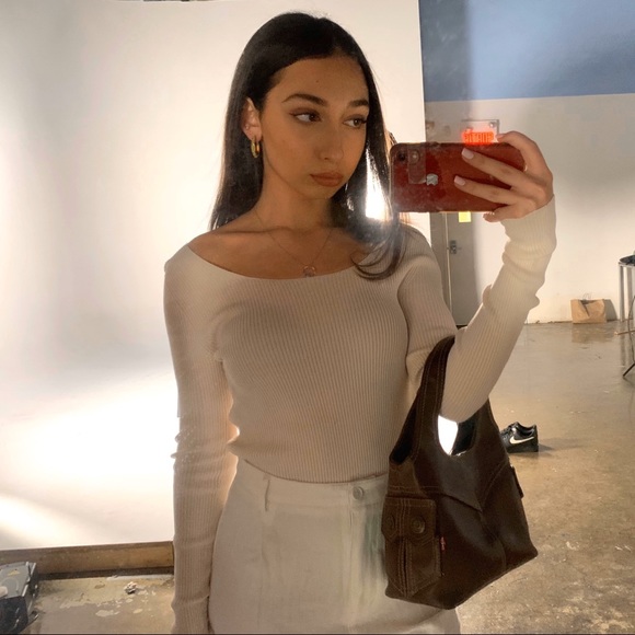 Meet your Posher, Emily - Picture 1 of 1